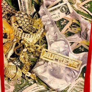 SUPREME t-shirt with stickers